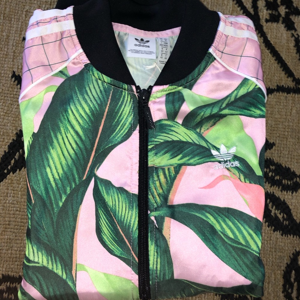 🌟NWT🌟 VINTAGE Adidas Floral Windbreaker